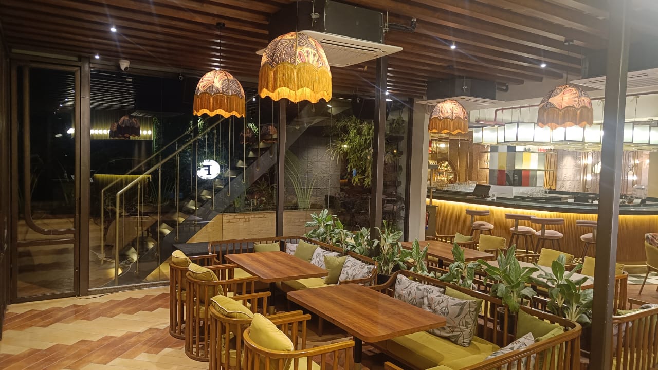 FARZI CAFÉ